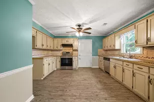 3685 Frankie Wade Ln, Loganville, GA 30052 - Photo 11