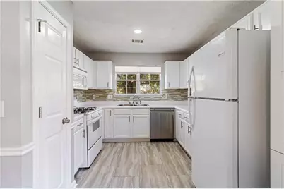 973 Ashwood Green Court, Snellville, GA 30078 - Photo 9