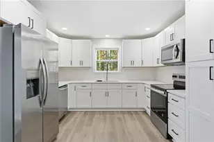 6219 Holly Ann Street SE, Acworth, GA 30102 - Photo 3