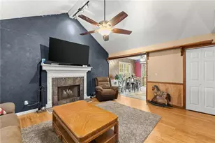 4647 Laurel Brook Dr, Flowery Branch, GA 30542 - Photo 5