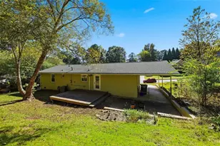 2051 Dundee Dr, Smyrna, GA 30080 - Photo 27