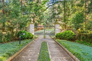 881 W Conway Dr NW, Atlanta, GA 30327 - Photo 9
