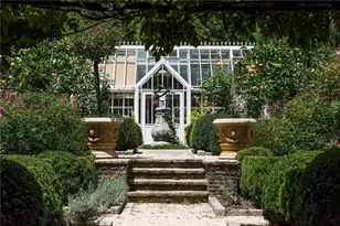 881 W Conway Dr NW, Atlanta, GA 30327 - Photo 43