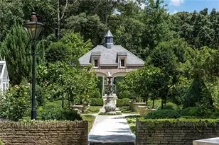 881 W Conway Dr NW, Atlanta, GA 30327 - Photo 39