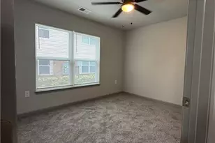 3204 Fairington Village Dr, Lithonia, GA 30038 - Photo 11