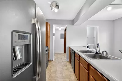 840 Brandy Oaks Lane, Stone Mountain, GA 30088 - Photo 9