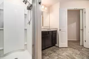 5642 Union Pointe Dr, Union City, GA 30291 - Photo 5