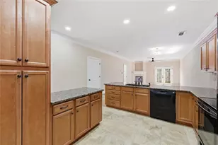 2826 Fox Wood Ln, Gainesville, GA 30504 - Photo 11