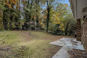 348 Shelton Woods Ct, Stone Mountain, GA 30088 - Photo 21