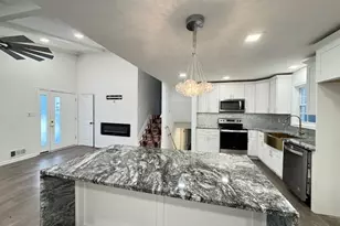 2045 Pine Oak Dr SW, Atlanta, GA 30310 - Photo 9