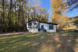 2045 Pine Oak Dr SW, Atlanta, GA 30310 - Photo 1