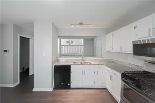 721 Village Overlook, McDonough, GA 30253 - Photo 9