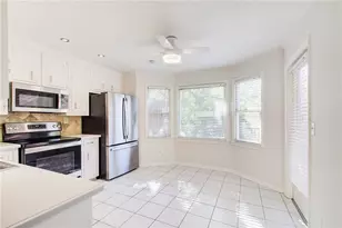 879 Lenox Oaks Cir NE, Atlanta, GA 30324 - Photo 7