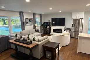 310 Brook Dr, Atlanta, GA 30328 - Photo 3