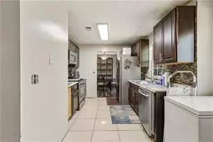 6305 Emerald Pointe Cir, Atlanta, GA 30349 - Photo 5