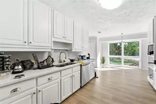 4909 Woodhurst Way, Stone Mountain, GA 30088 - Photo 9