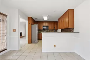 889 Lakeview Rd, Grayson, GA 30017 - Photo 7