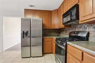 889 Lakeview Rd, Grayson, GA 30017 - Photo 9