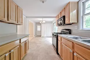 4377 Vintage Ln, Dunwoody, GA 30338 - Photo 9