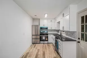 608 Pamela Ct, Lawrenceville, GA 30044 - Photo 7