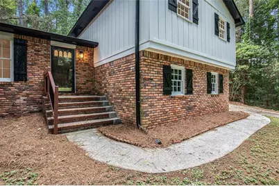 608 Pamela Court, Lawrenceville, GA 30044 - Photo 5