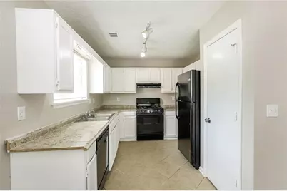 8455 Cedar Creek Ridge, Riverdale, GA 30274 - Photo 11