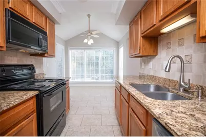 816 Glenleaf Drive, Peachtree Corners, GA 30092 - Photo 7