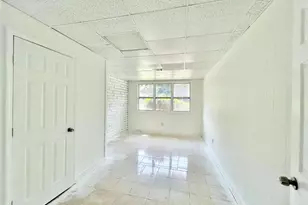 688 Plainville Dr, Atlanta, GA 30331 - Photo 3