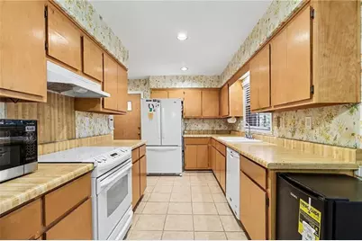 1777 Rosalind Drive NE, Atlanta, GA 30329 - Photo 7