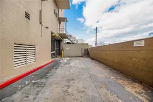 300 W Peachtree St, Atlanta, GA 30305 - Photo 15