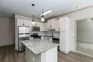 1000 Ashwood Pkwy, Dunwoody, GA 30338 - Photo 3