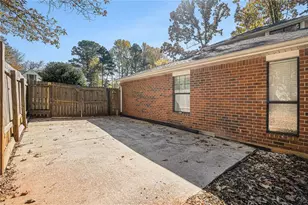 2001 Hunters Cove Dr, Lawrenceville, GA 30044 - Photo 37