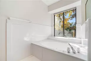 2001 Hunters Cove Dr, Lawrenceville, GA 30044 - Photo 25