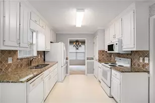 3495 Heathervale Way SW, Conyers, GA 30094 - Photo 9