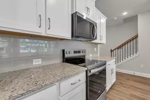 2404 Malster Ln, Lawrenceville, GA 30043 - Photo 9