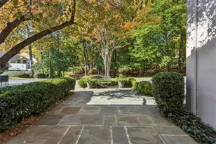 19 Mooregate Square, Atlanta, GA 30327 - Photo 5