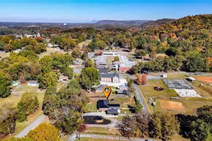 202 Peachtree St, Fairmount, GA 30139 - Photo 9