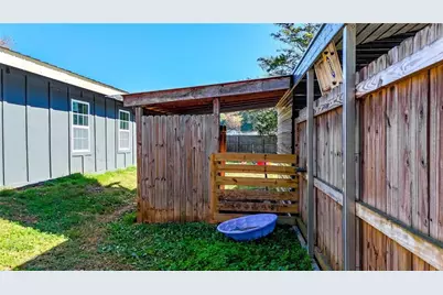 202 Peachtree Street, Fairmount, GA 30139 - Photo 23