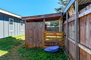 202 Peachtree St, Fairmount, GA 30139 - Photo 23