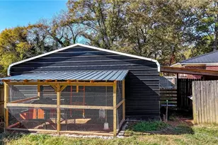 202 Peachtree St, Fairmount, GA 30139 - Photo 17