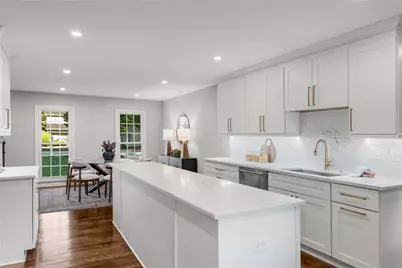 4942 Lakeland Woods Court, Dunwoody, GA 30338 - Photo 3