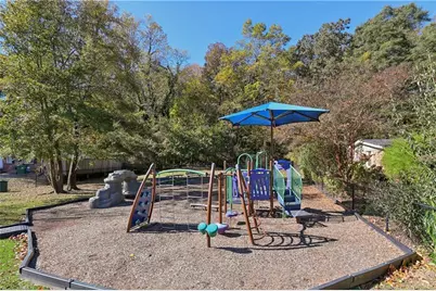 1876 Balmoral Road SE, Smyrna, GA 30080 - Photo 37