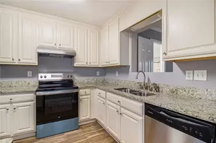 2 Chastain Cir, Newnan, GA 30263 - Photo 5