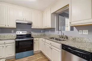 2 Chastain Cir, Newnan, GA 30263 - Photo 5