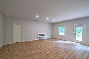 135 Post Oak Dr, Jackson, GA 30233 - Photo 17