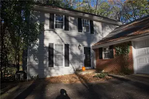 425 Hackberry Ln, Roswell, GA 30076 - Photo 5