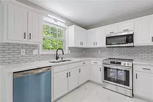 285 Camden Park Dr, Lawrenceville, GA 30046 - Photo 11