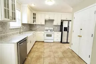 245 Vaness Dr, McDonough, GA 30253 - Photo 7