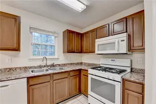 840 Melrose Park Pl, Lawrenceville, GA 30044 - Photo 17