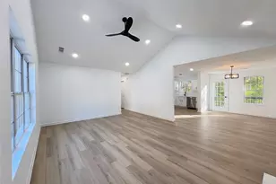 565 Paris Dr, Lawrenceville, GA 30043 - Photo 9